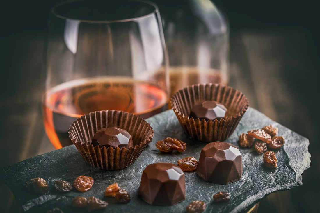 Dateolate and  Wine: The Perfect Pairing for a Relaxing Summer Night